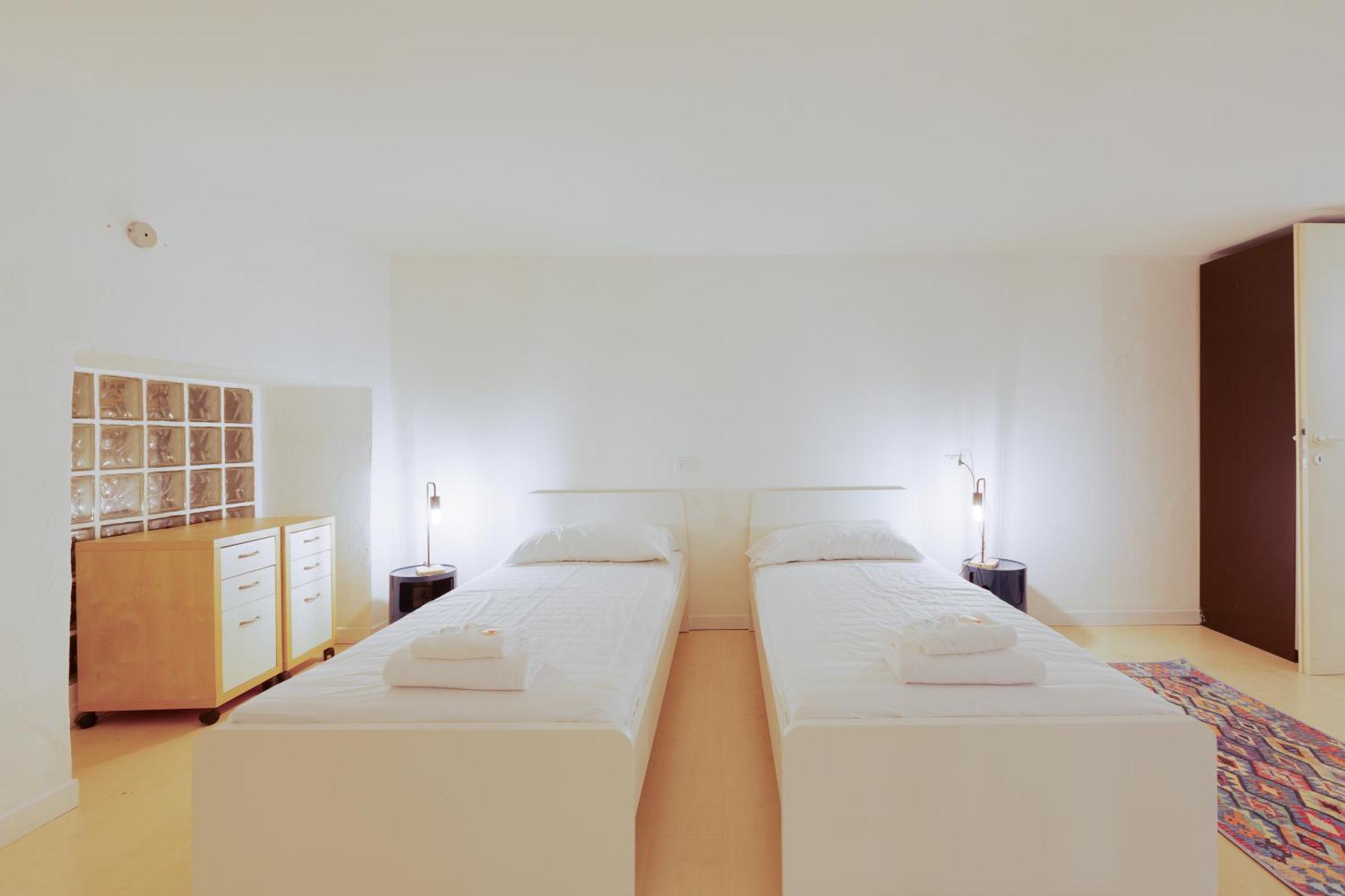 Sant'Agostino - Charming Retreat 210M From M2 Apartment Milan Luaran gambar